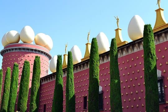 Full Day in Girona and Figueres from Barcelona